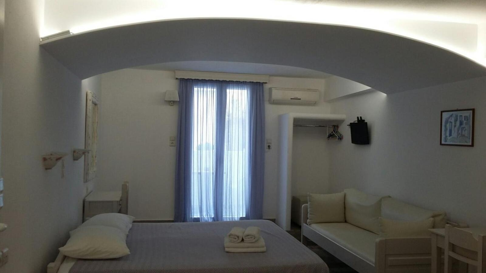Blue Sky Summer Naxos City Exterior foto